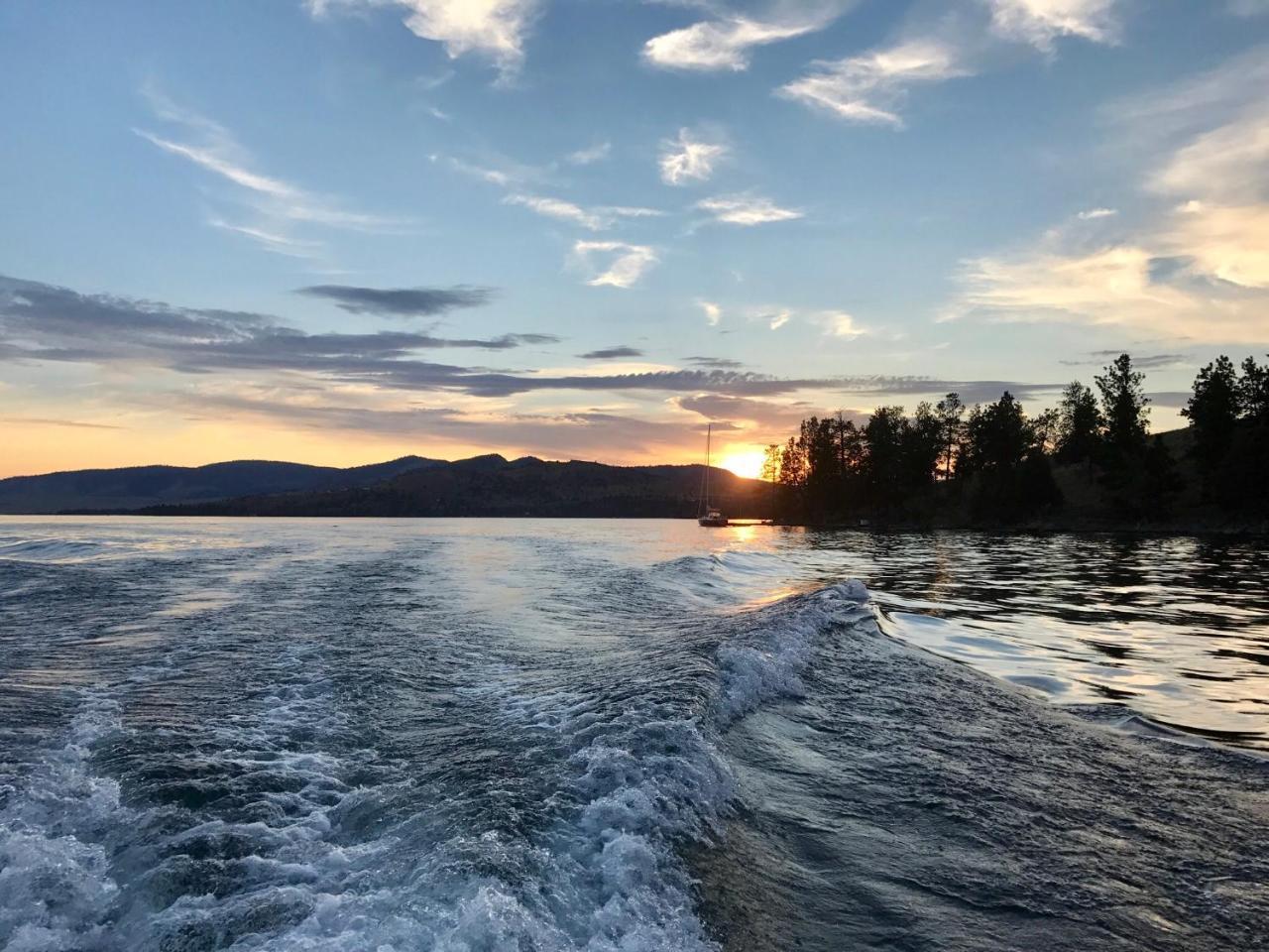 Flathead Lake Resort Woods Bay Exterior photo